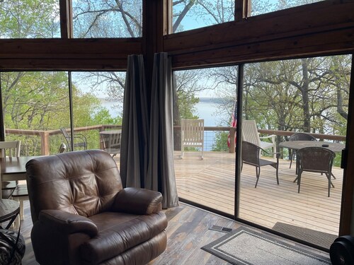 Beautiful, Majestic Log Cabin Large Game Room and Lake View