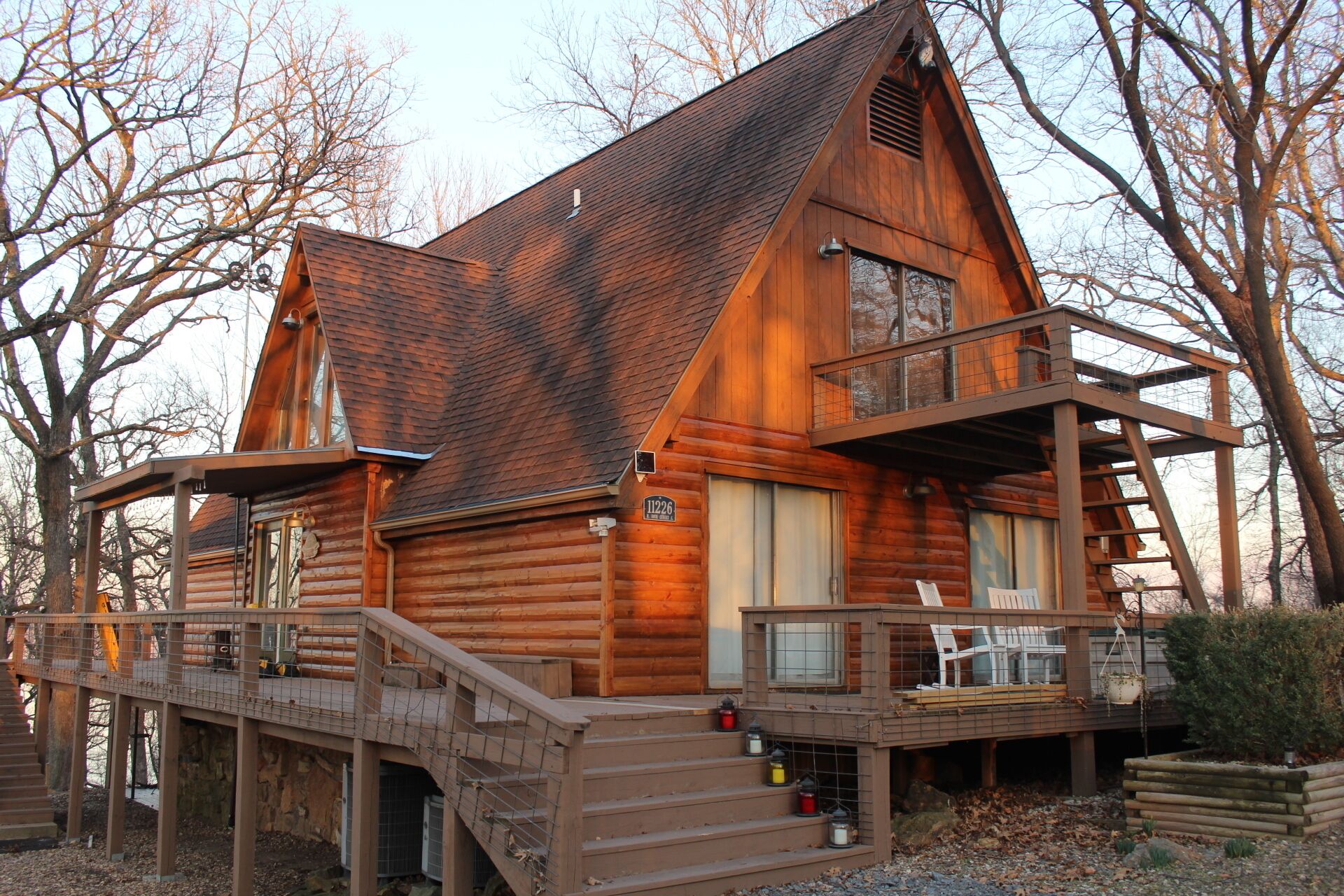 Beautiful, Majestic Log Cabin Large Game Room and Lake View