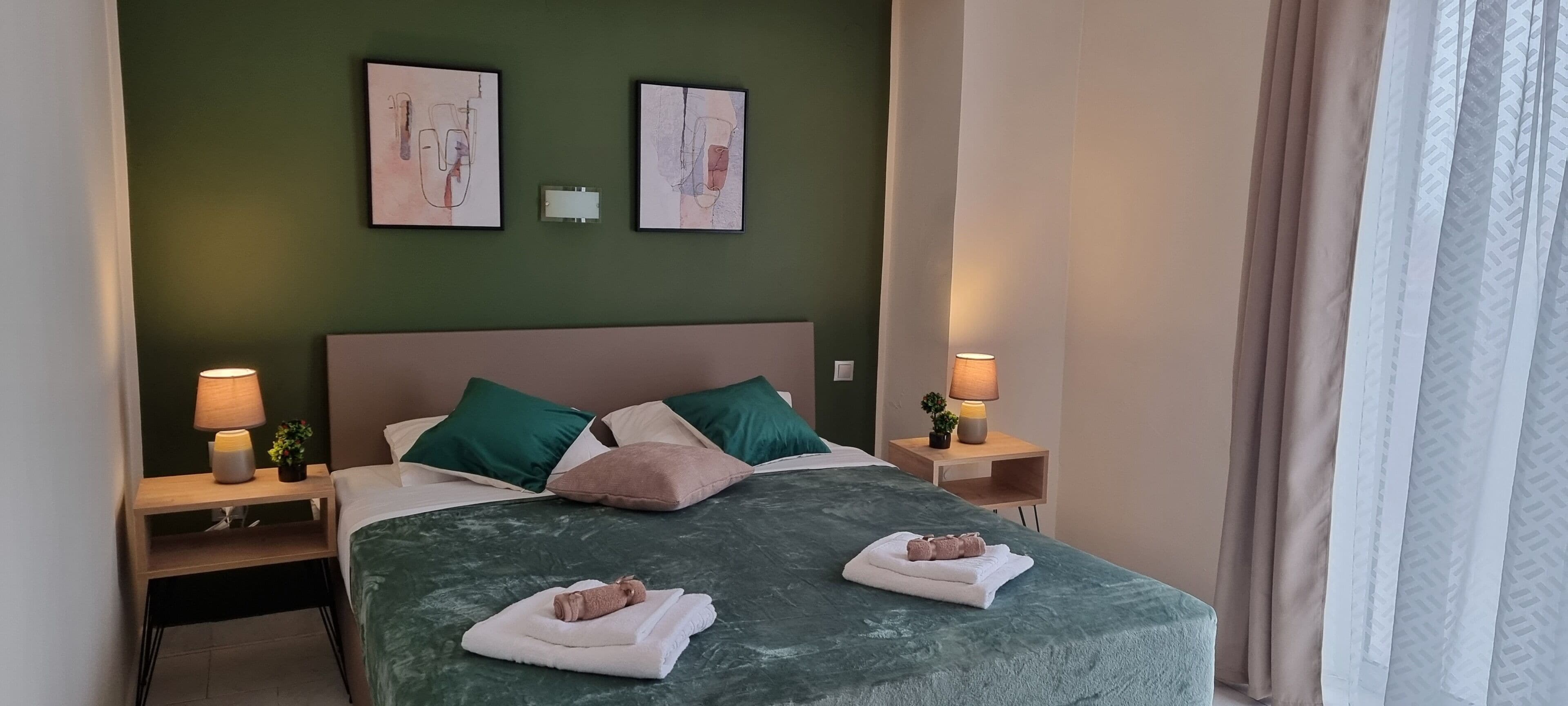 豪華雙人房 | 筆電工作空間、遮光布/窗簾、隔音、熨斗/熨衣板