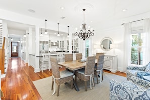 Dining - Complimentary LSV in WaterColor- 250 Needlerush by Royal Destinations (Watercolor)