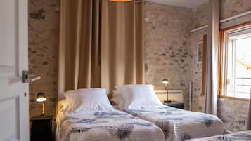 4 chambres, bureau, fer et planche Ă  repasser, Wi-Fi gratuit