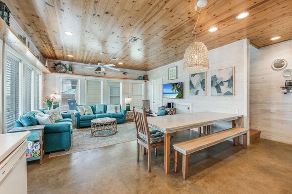 Smart TV, DVD player