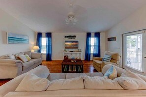 Smart TV - Beachside Blessings (1 Block From the Beach!) (Mexico Beach)