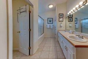 Combined shower/bathtub, hair dryer, towels, soap - Beachside Blessings (1 Block From the Beach!) (Mexico Beach)