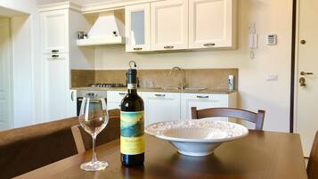 Réfrigérateur, four, plaque de cuisson, lave-vaisselle