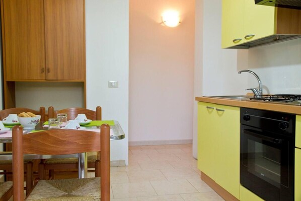 Apartment, Multiple Beds | Bathroom | Shower