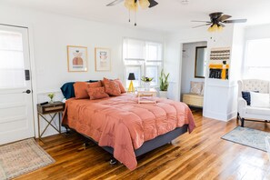 1 bedroom, desk, free WiFi, bed sheets