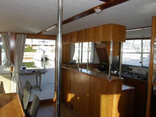 Catamaran accommodation 5 minutes from the beach.