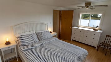 3 chambres, bureau, accès au Wi-Fi (inclus), literie fournie