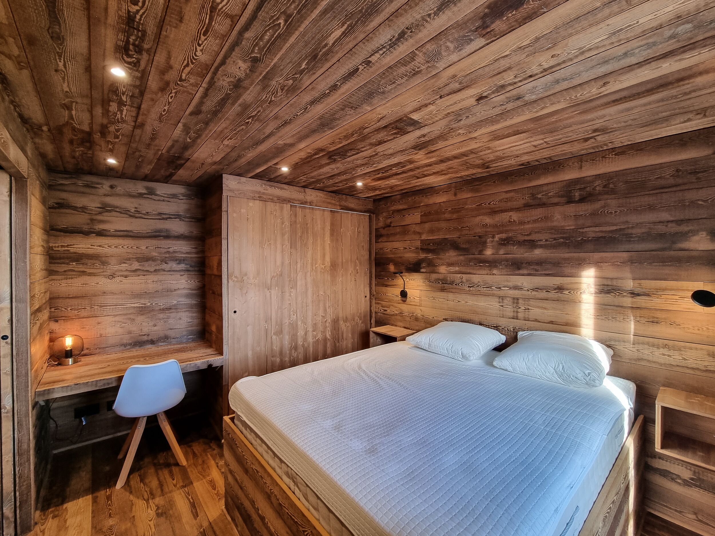 Recent luxurious chalet with breathtaking view