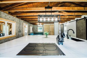 Interior - The Cottage by Wanderlust Abodes (Bellaire)