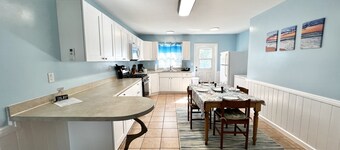 4 bedroom with dock Black Sound - Sleeps 8