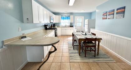 4 bedroom with dock Black Sound - Sleeps 8
