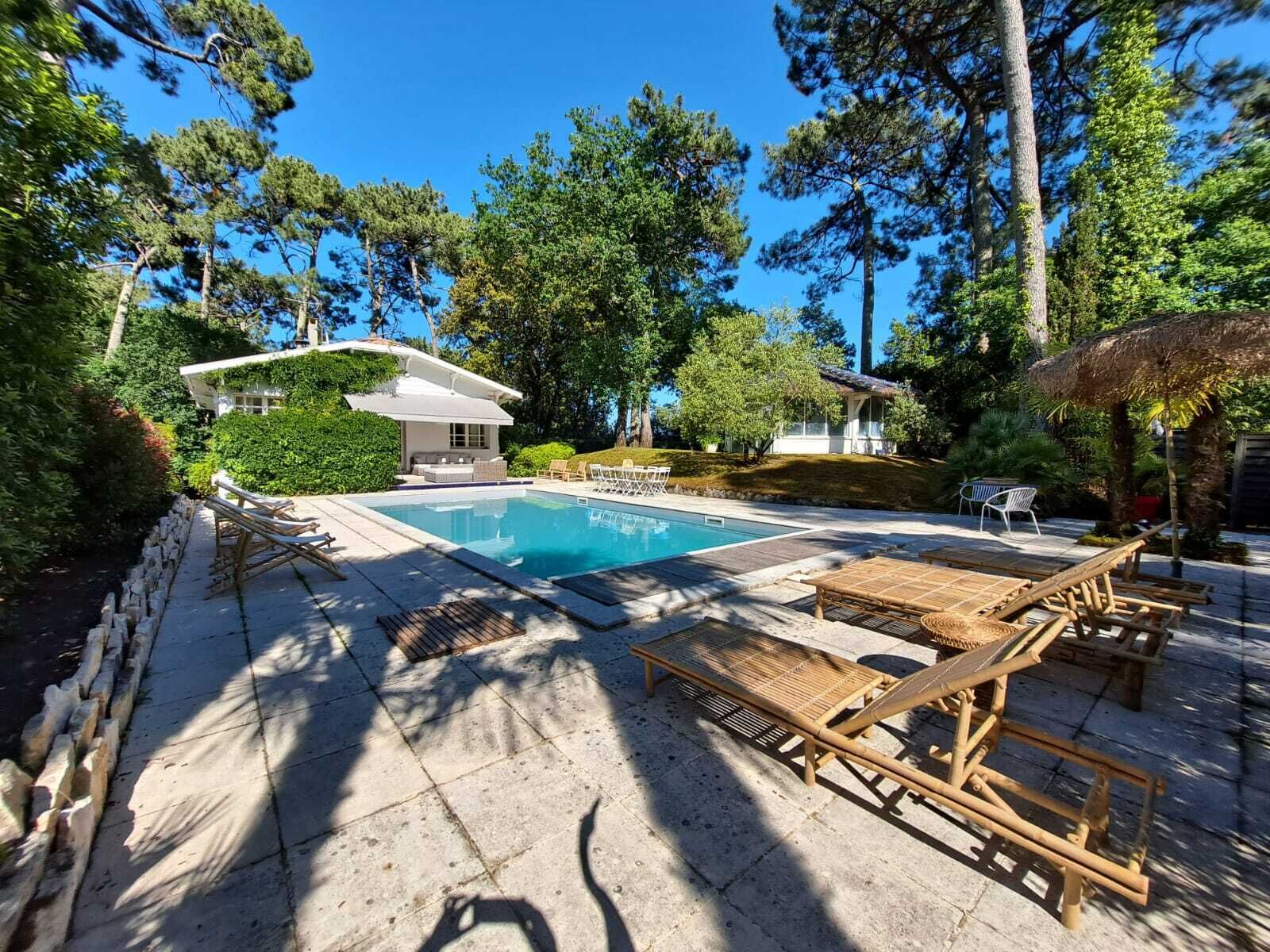 Villa with quiet heated pool 1 minute walk from the dune