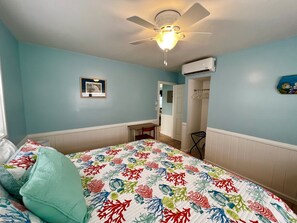 2 bedrooms, desk, iron/ironing board, travel crib -  Aly’s Hideaway: Exceptional Value -  2BR Green Turtle Cay Home with Dock Slip (Green Turtle Cay)