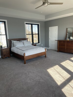 4 habitaciones y escritorio