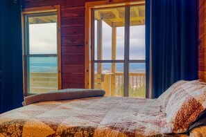 4 bedrooms, iron/ironing board, travel crib, free WiFi - The Mountain Crest Cabin (Heber Springs)