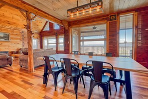 Dining - The Mountain Crest Cabin (Heber Springs)