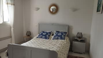 1 chambre, fer et planche à repasser, Wi-Fi gratuit, draps fournis