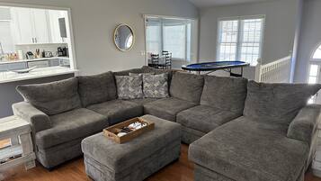 Smart TV, computer monitors