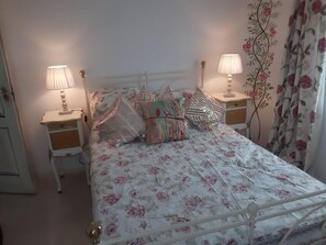 Villa | 3 bedrooms, iron/ironing board, free WiFi, bed sheets - Stunning 3-bed Villa in the Small Village (Popovo)