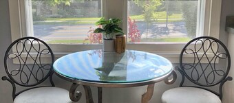 Cozy Door County home with detached yoga room- short walk from Potawatomi Park
