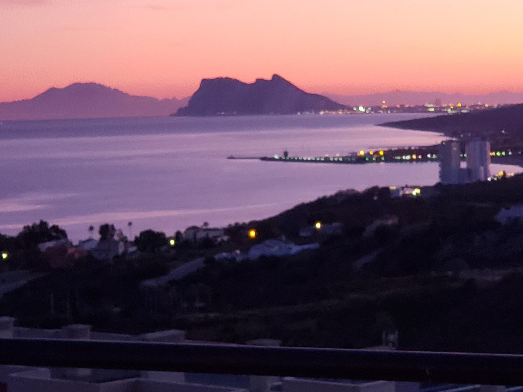 Manilva (Rock Bay) Townhouse with spectacular views of Gibraltar