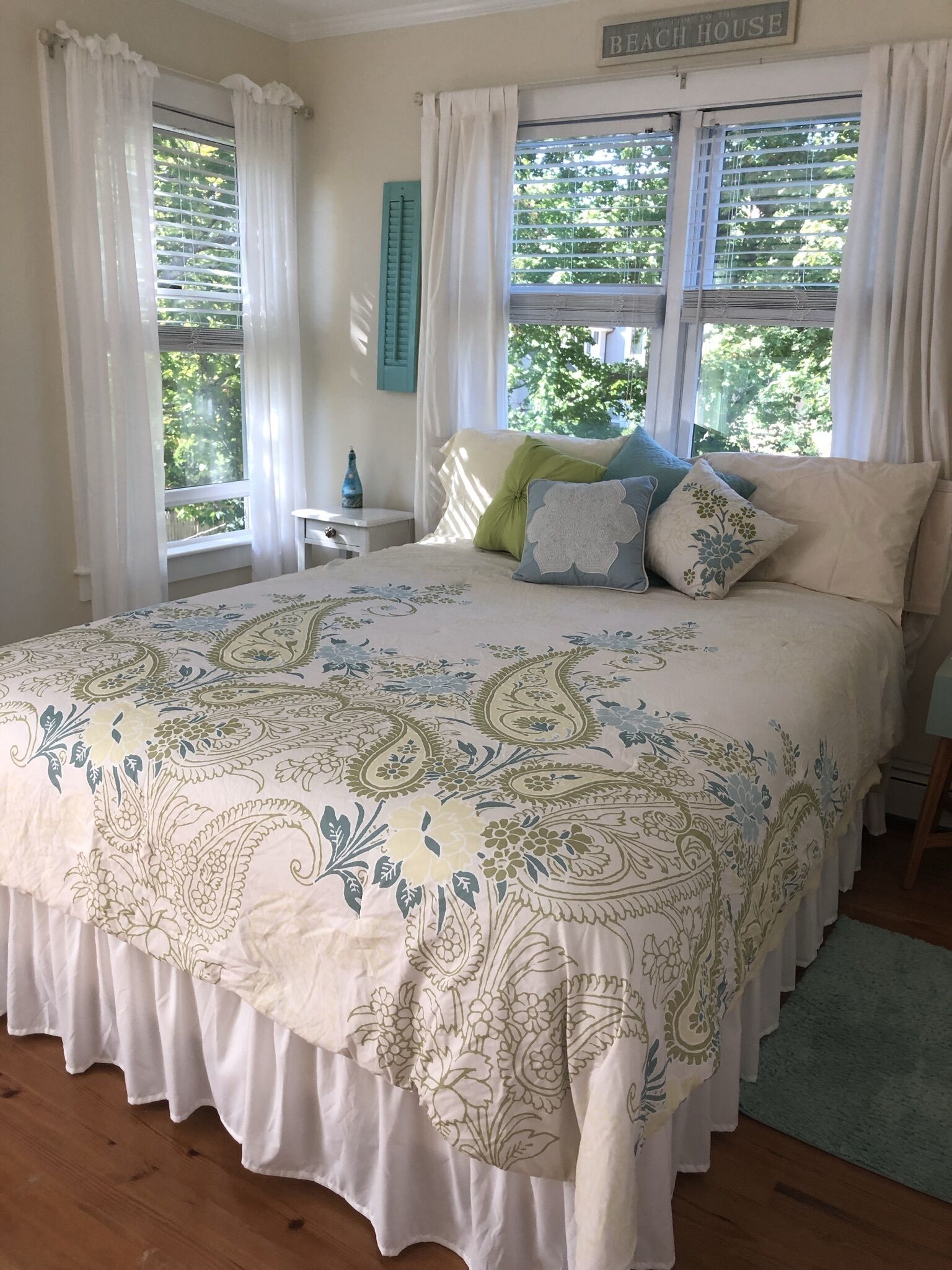 Totally restored charming Sunny Hamptons home with pool