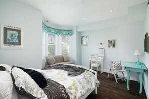 3 bedrooms, desk, iron/ironing board, free WiFi