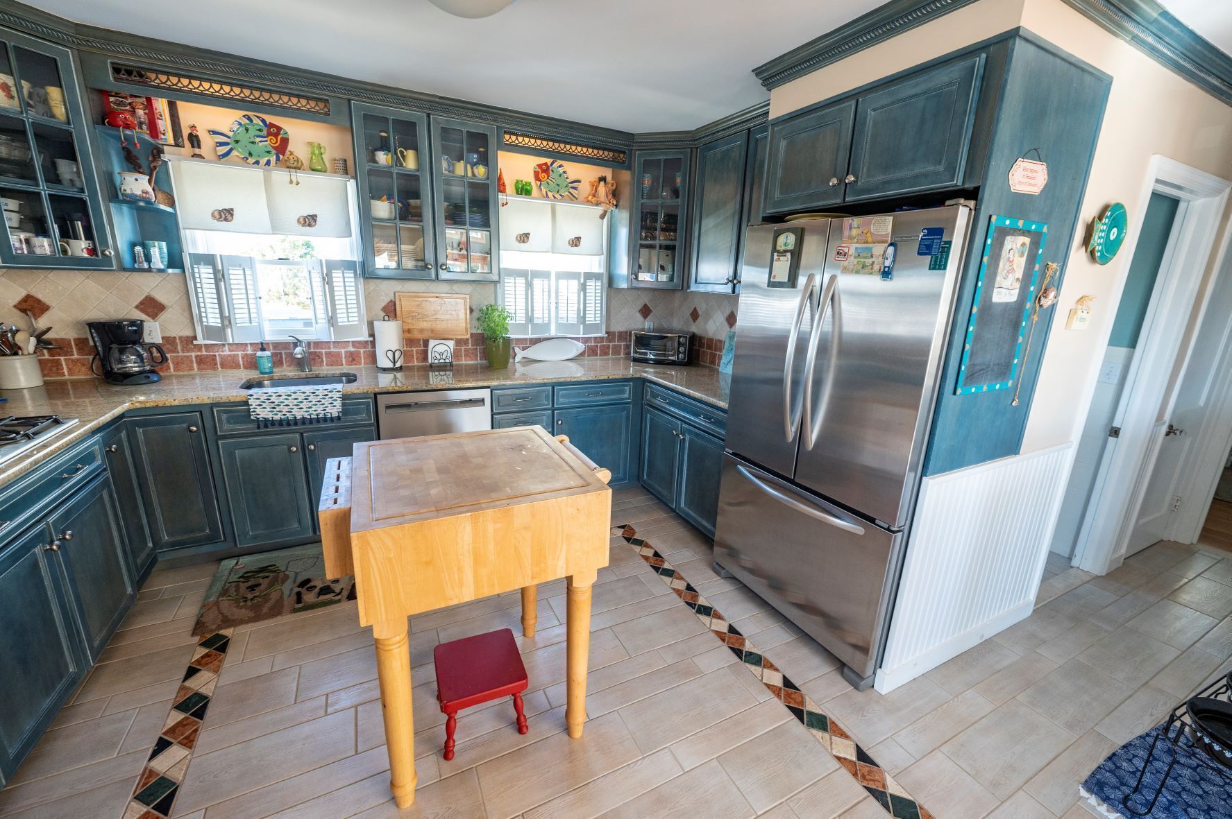 Beautiful home in LBI with built in pool , hot tub and fire pit.