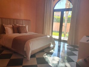 4 chambres, fer et planche à repasser, Wi-Fi, draps fournis