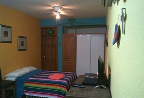 5 bedrooms, iron/ironing board, free WiFi, bed sheets