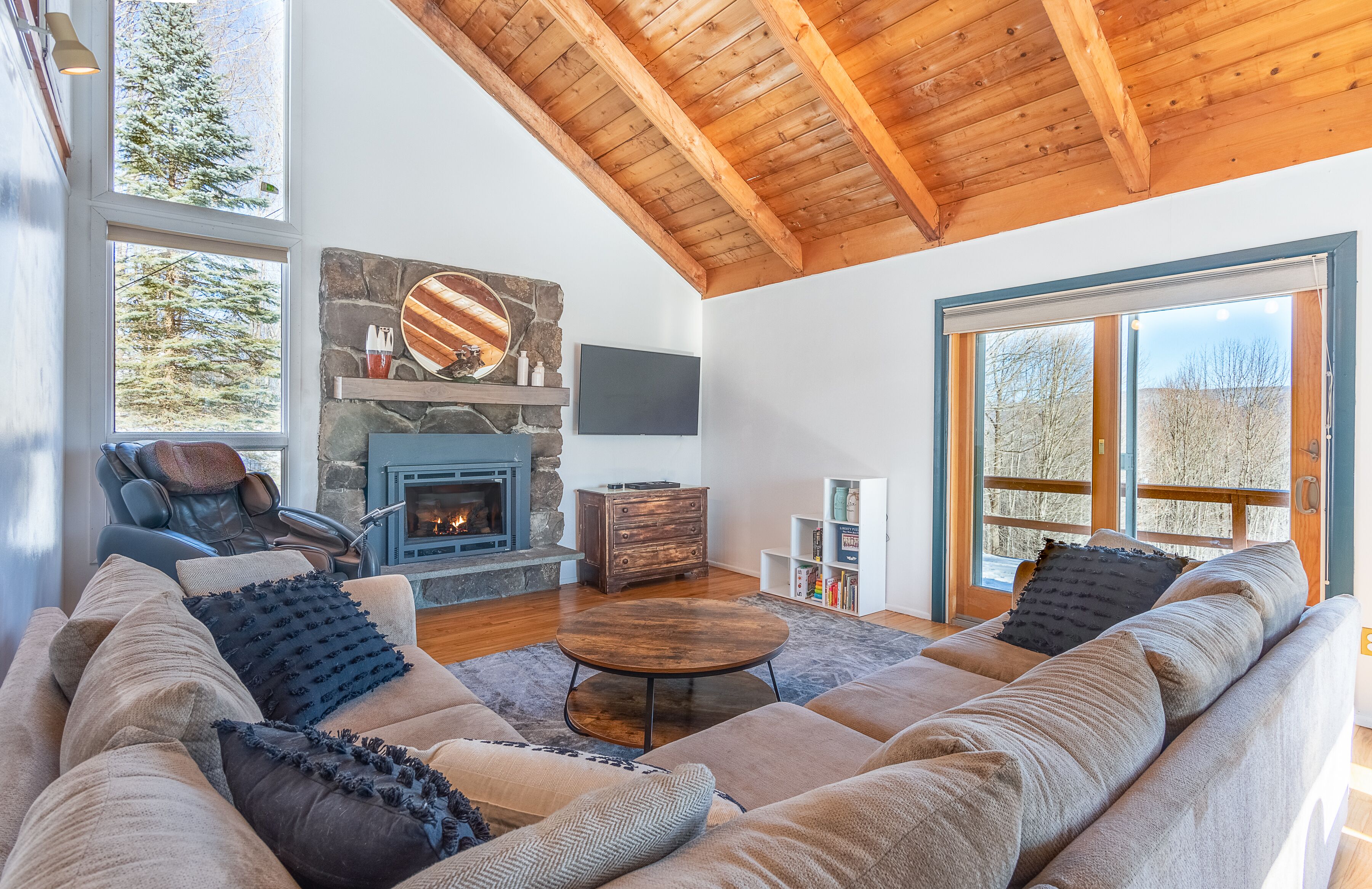 Mountain view chalet-15 minutes to Plattekill and Belleayre