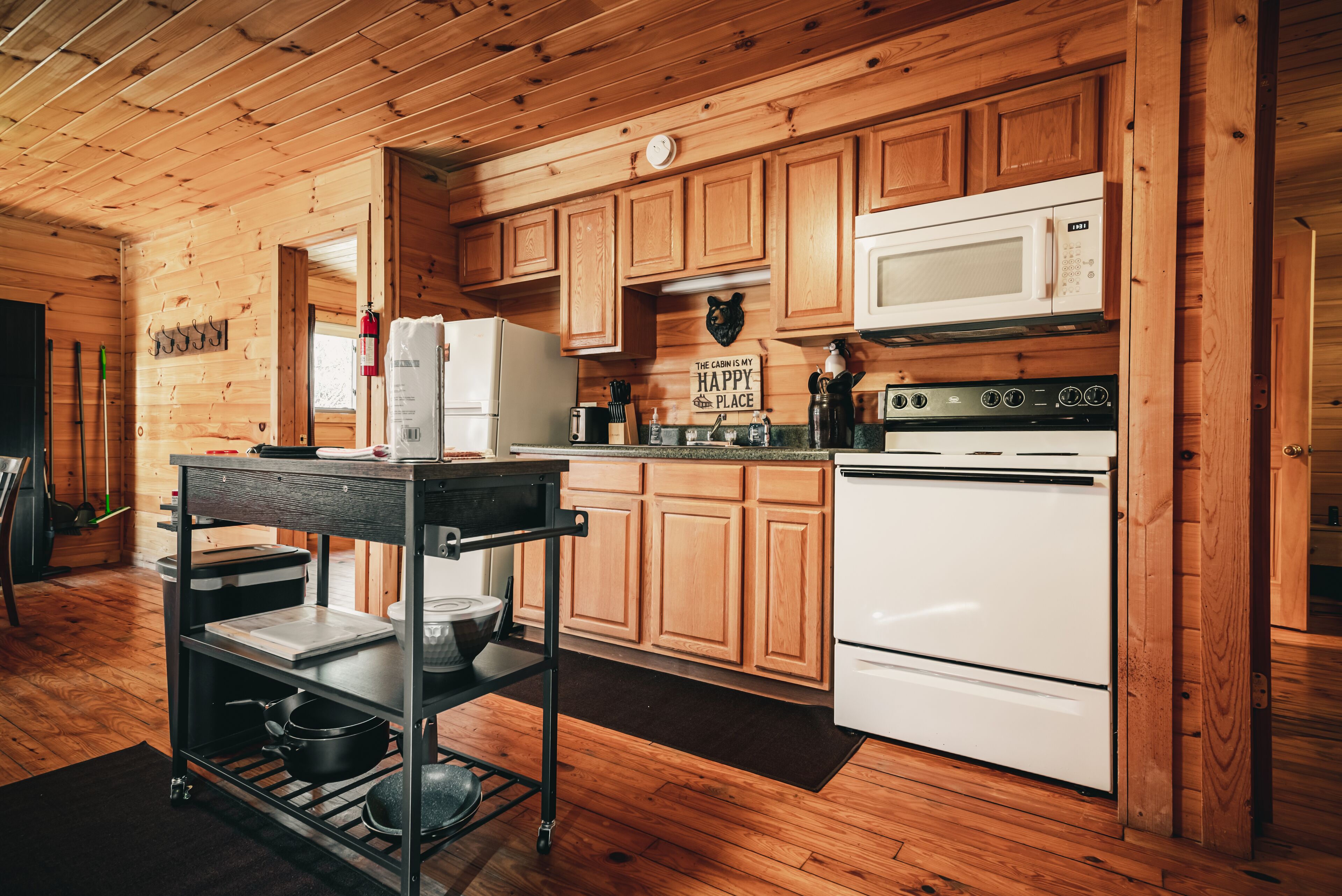 Cabin/Bryson City/5 min NOC🚣/10 min GSMR🚂