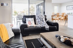 Smart-TV, Netflix, Bücher, Streaming-Dienste