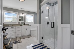 Hair dryer, towels - Colonial on Crane:  (WHOLE HOME)  Hot tub, pet friendly, and boat dock included (Buckeye Lake)