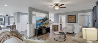 Colonial on Crane:  (WHOLE HOME)  Hot tub, pet friendly, and boat dock included