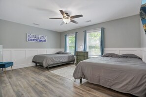 5 bedrooms, desk, iron/ironing board, free WiFi