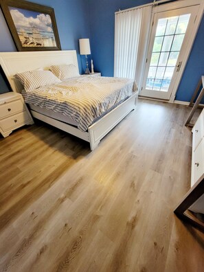 3 bedrooms, desk, free WiFi, bed sheets