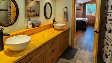 2 chambres, fer et planche Ă repasser, Wi-Fi gratuit, draps fournis