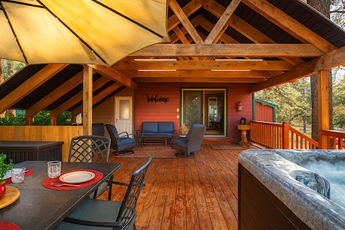 Hot Tub & Pet Friendly