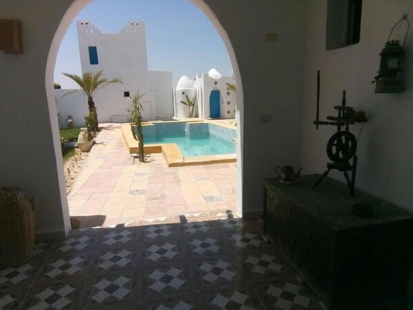 حمام سباحة