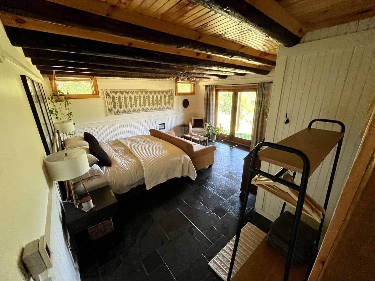 2 habitaciones, tabla de planchar con plancha y wifi gratis 