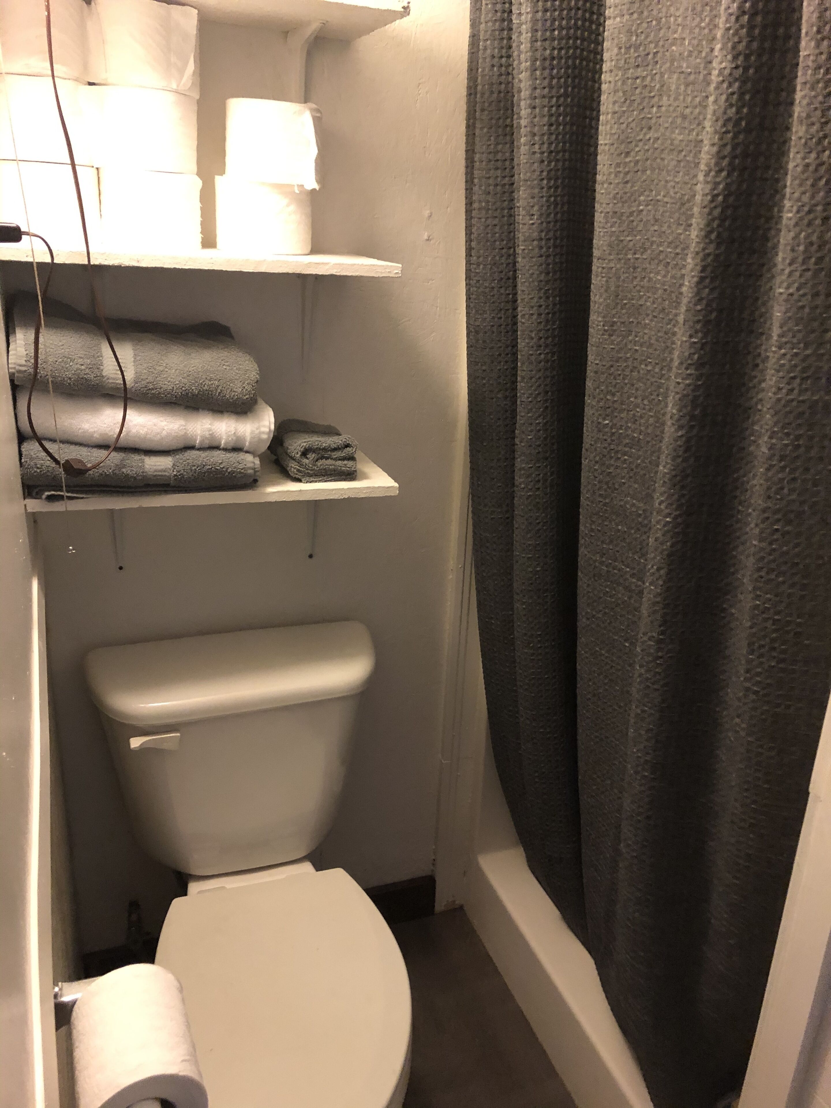 Tiny casita in beautiful Uvalde, 20 minutes from Frio River