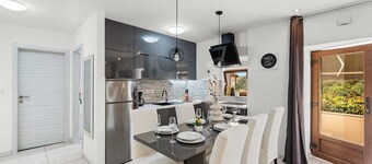 Happy Hideaway Villa by Aneo Travel