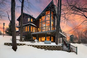 Exterior - Luxury 4BD/3BA Custom Home-12 Acres - Sauna, Jet Tub, Theater, 3 Gas Fireplaces (Scandia)