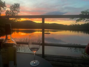 Property grounds - Secluded lakefront cottage with private beach LAKES REGION, DENMARK MAINE (Denmark)