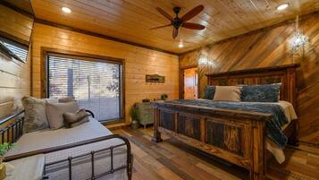 5 bedrooms, iron/ironing board, free WiFi, bed sheets