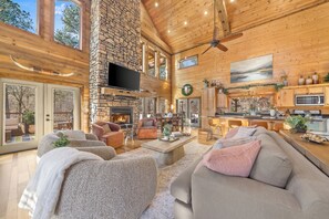 Smart-TV, Kamin, Videospiele, Bücher