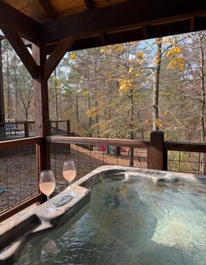 Tina de hidromasaje al aire libre